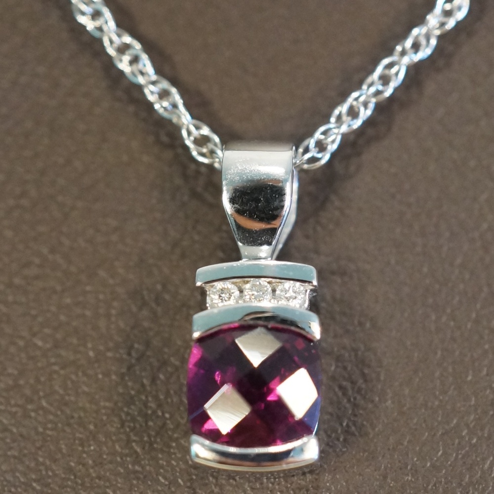 14kw Gold Rasp. Garnet & Diamond Pendant W/Chain